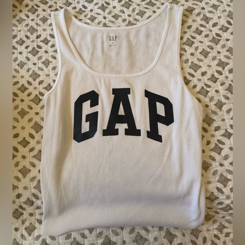 GAP CROP TOP